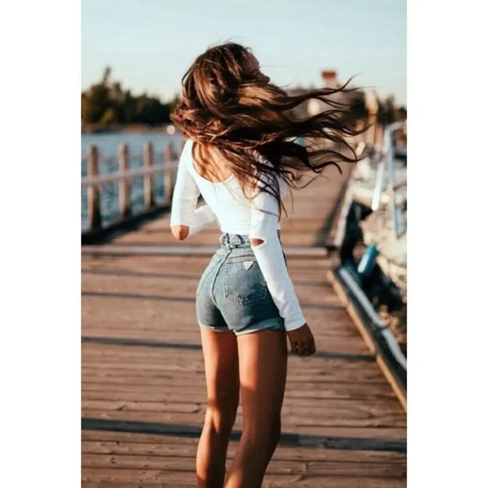 ✨Guess Premium High-Waisted Gilda Shorts✨